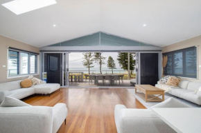 'Stockton Grande' A Sublime Beachfront Family Oasis, Newcastle